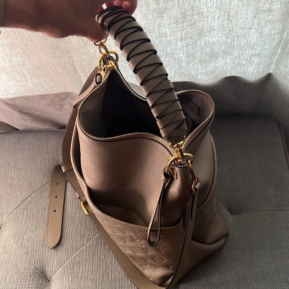 Louis Vuitton Maida Hobo - Picture 2 of 7